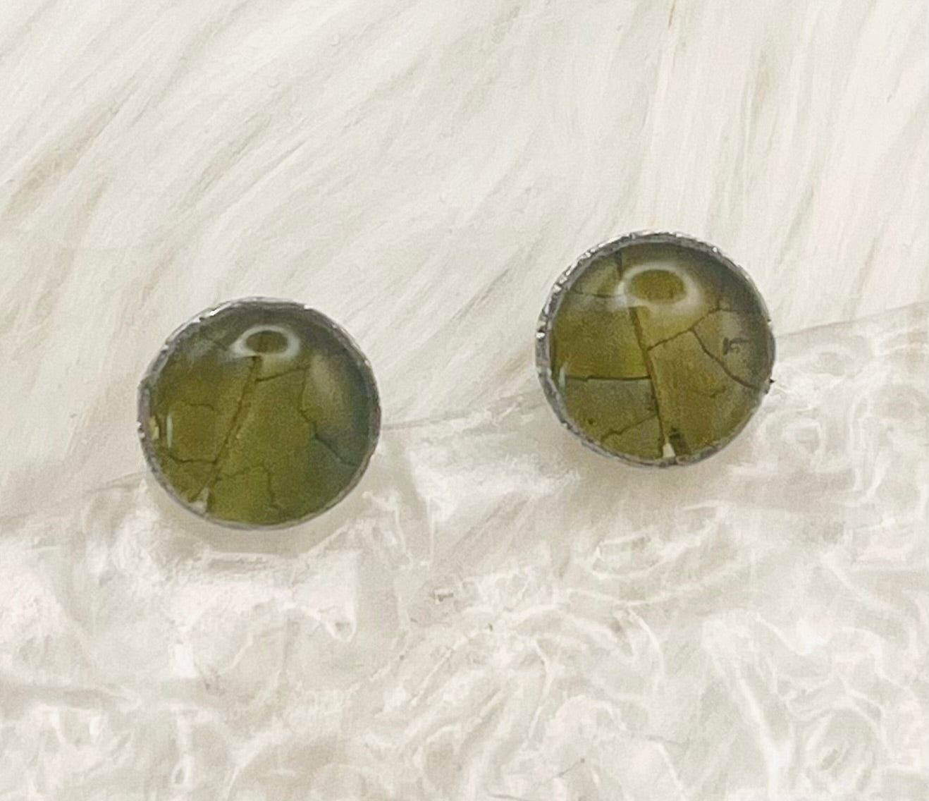 GREEN LEAF STUDS