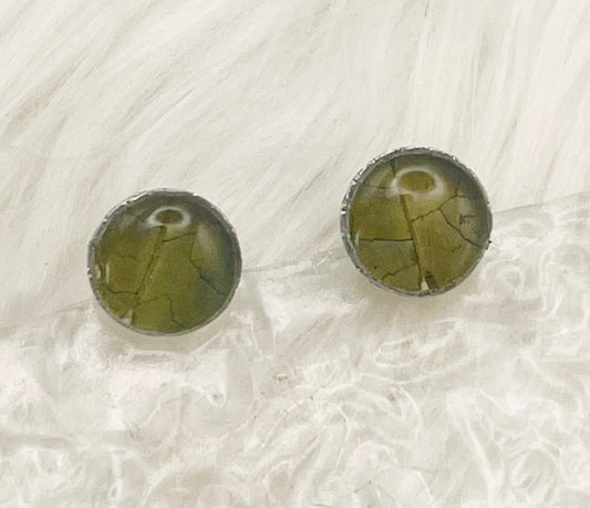 GREEN LEAF STUDS