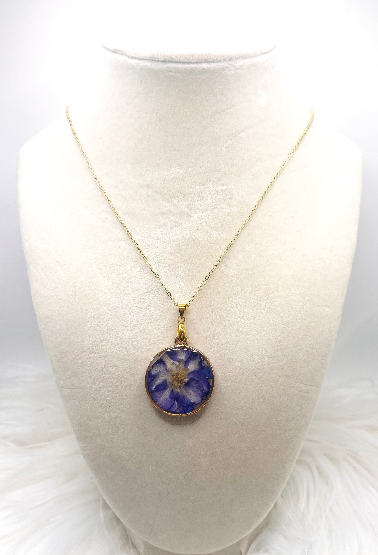 BLUE FLORAL NECKLACE