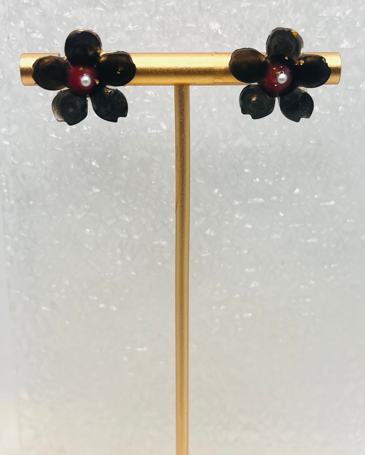 BLACK FLOWER STUDS