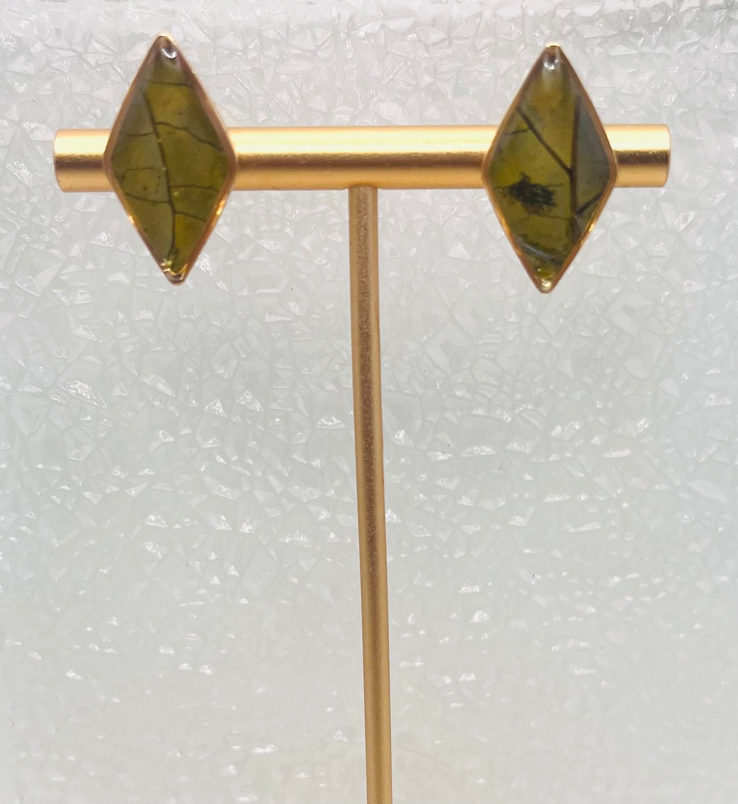 GREEN LEAF STUDS